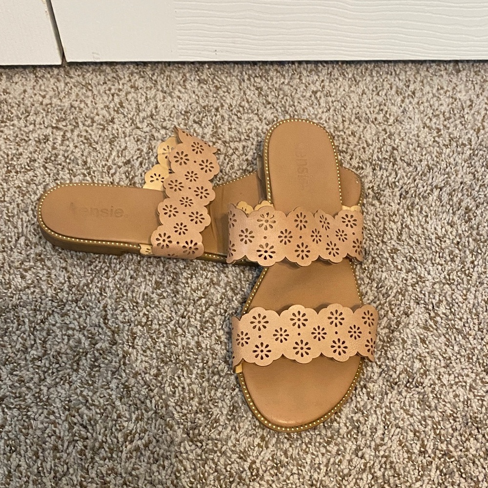 Kensie Brown Floral Laser-Cut Sandals